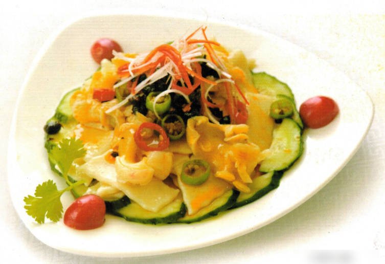 Fragrant and Spicy Conch Slices with Potato Flowers